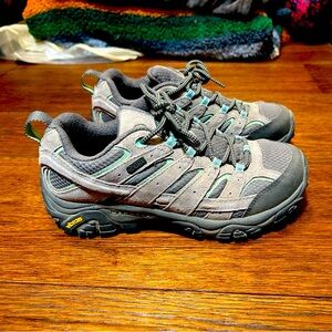 Merrell Moab 2 Hiking Boots Women’s size 7.5w